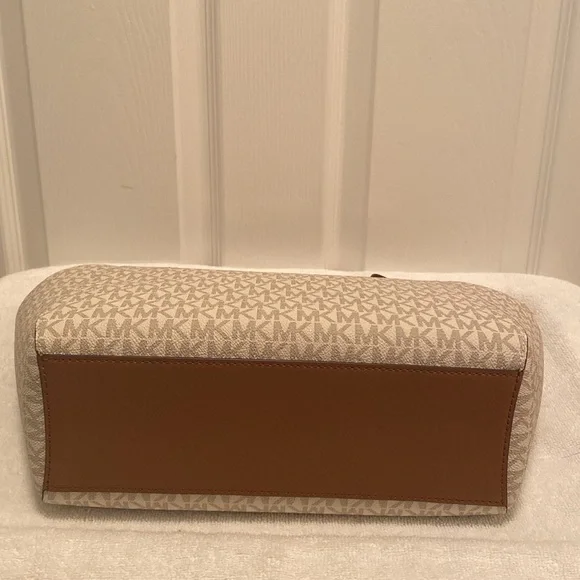 Brand New Michael Kors Chain Shoulder Tote Bag… - Picture 6 of 7